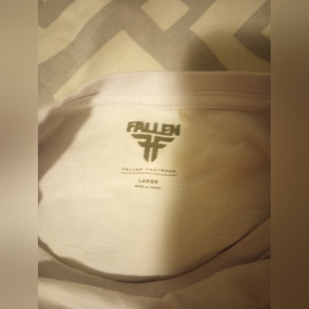 Fallen Tshirt - Picture 3 of 4